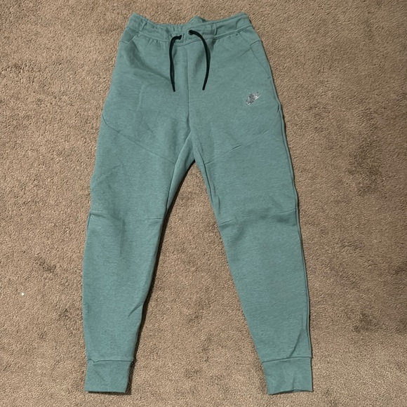 Nike joggers - Picture 1 of 6